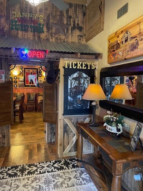 The Honky Tonk Cabin Long Valley Junction Esterno foto